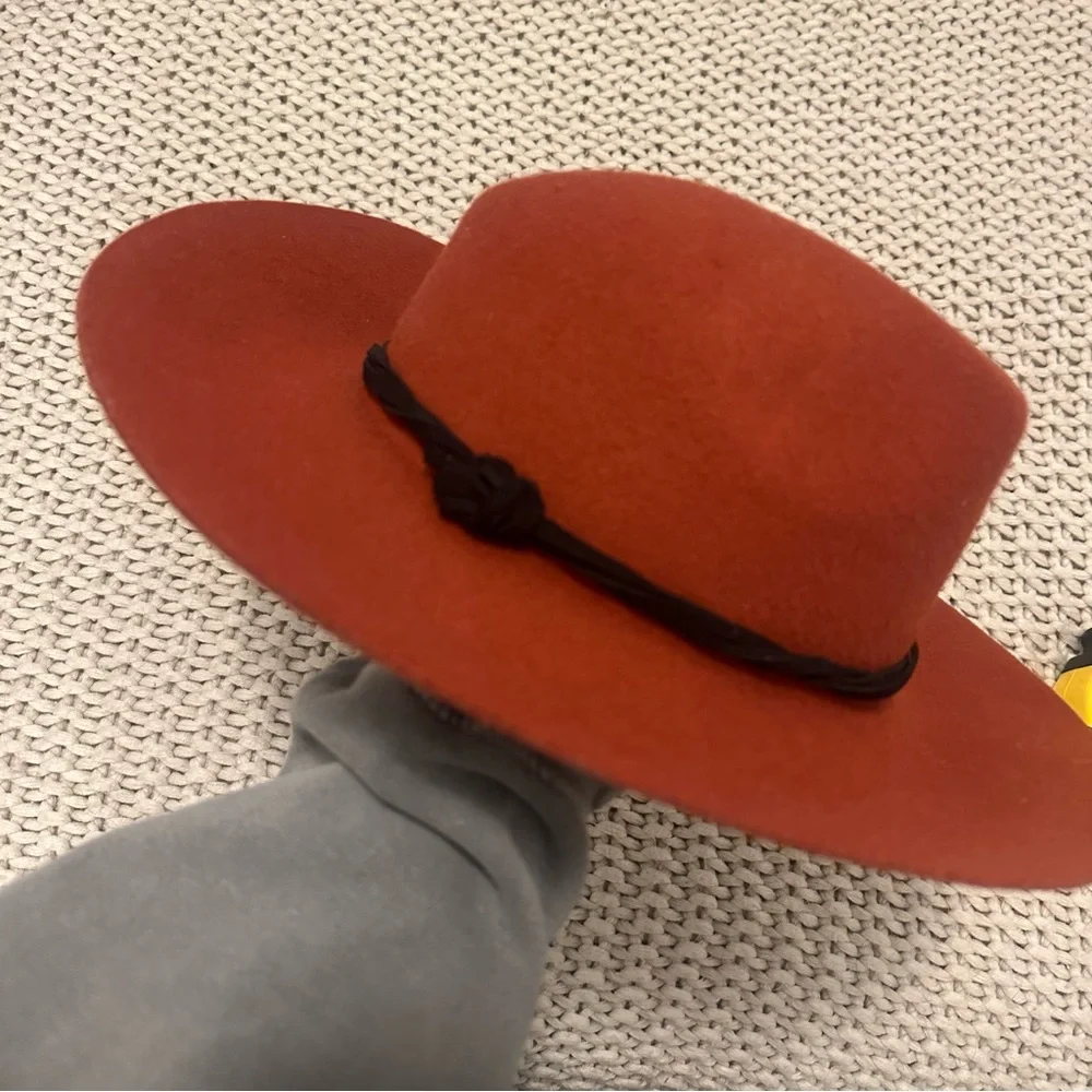 Terracotta Canyon Felt Lifestyle Travel Hat - Picture 7 of 7